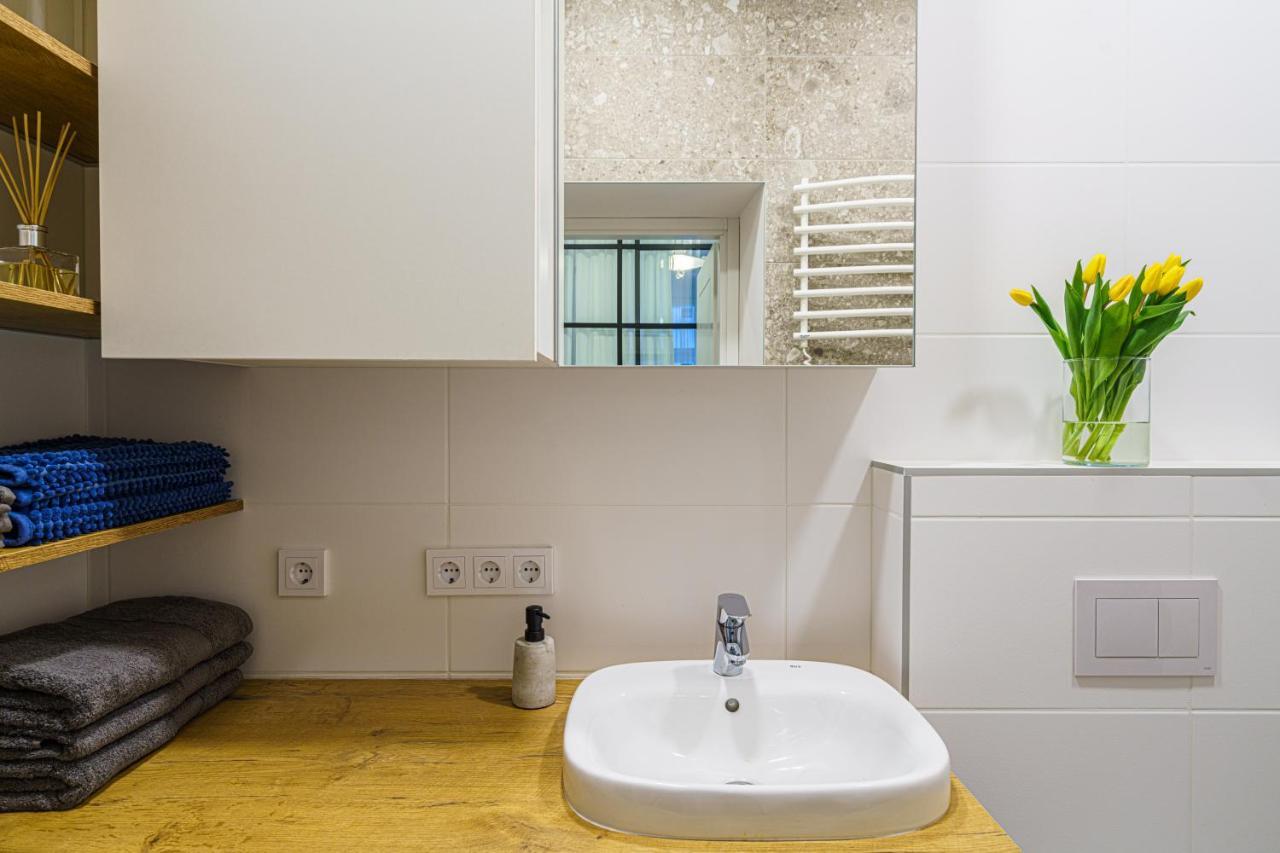 Moder Chic Apartment In Center-Prime Rentals Kaunas Exterior foto